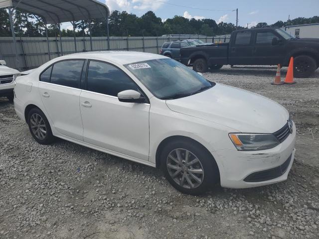 3VWDX7AJ4DM232436 - 2013 VOLKSWAGEN JETTA SE WHITE photo 4