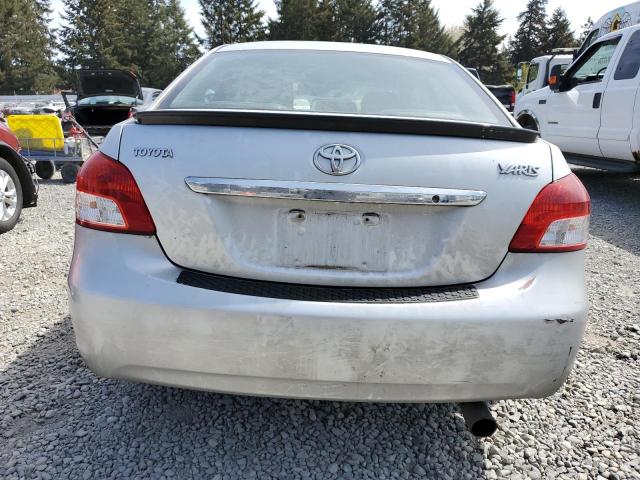 JTDBT923371111206 - 2007 TOYOTA YARIS SILVER photo 6