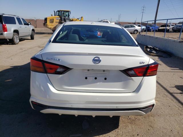 1N4BL4DV1MN388660 - 2021 NISSAN ALTIMA SV WHITE photo 6