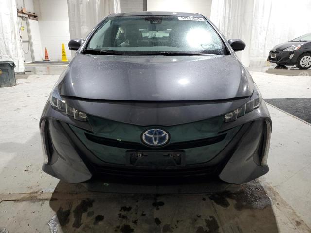 JTDKARFP8J3097933 - 2018 TOYOTA PRIUS PRIM 灰色 照片 5