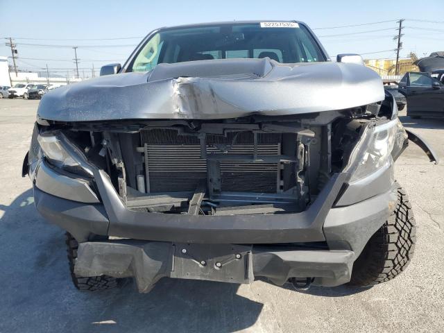 1GCGTEEN6J1196917 - 2018 CHEVROLET COLORADO ZR2 GRAY photo 5