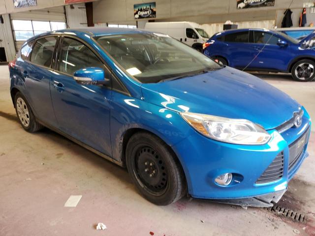 1FAHP3K21CL464003 - 2012 FORD FOCUS SE BLUE photo 4