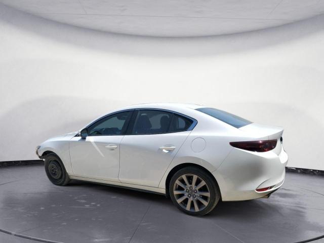 3MZBPADLXKM107973 - 2019 MAZDA 3 PREFERRED WHITE photo 2