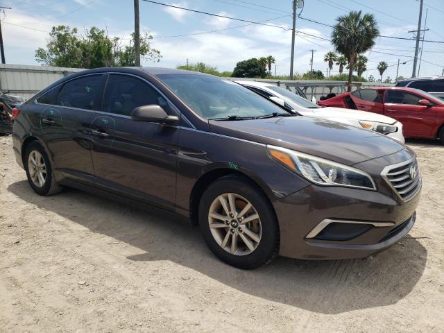 5NPE24AF6HH448798 - 2017 HYUNDAI SONATA SE BROWN photo 4