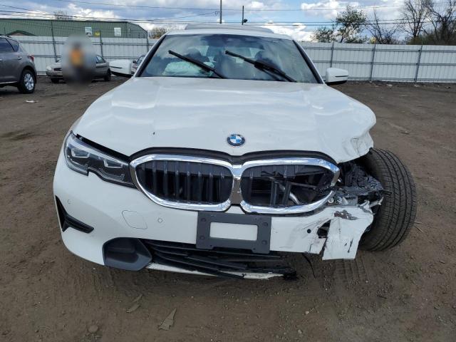 3MW5R7J03L8B24144 - 2020 BMW 330XI WHITE photo 5