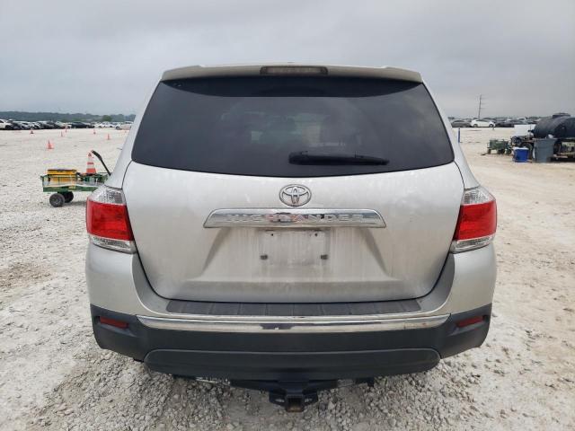 5TDZA3EH2CS018635 - 2012 TOYOTA HIGHLANDER BASE SILVER photo 6