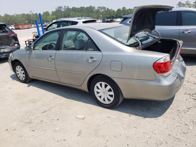 4T1BE32K15U518317 - 2005 TOYOTA CAMRY LE SILVER photo 2