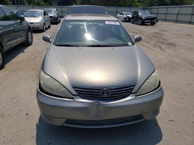 4T1BE32K15U518317 - 2005 TOYOTA CAMRY LE SILVER photo 5