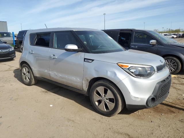 KNDJN2A25G7838253 - 2016 KIA SOUL SILVER photo 4