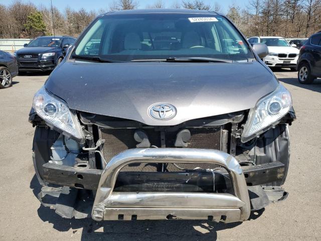 5TDKK3DC3BS069998 - 2011 TOYOTA SIENNA LE GRAY photo 5