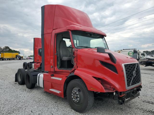 2020 VOLVO VNR, 