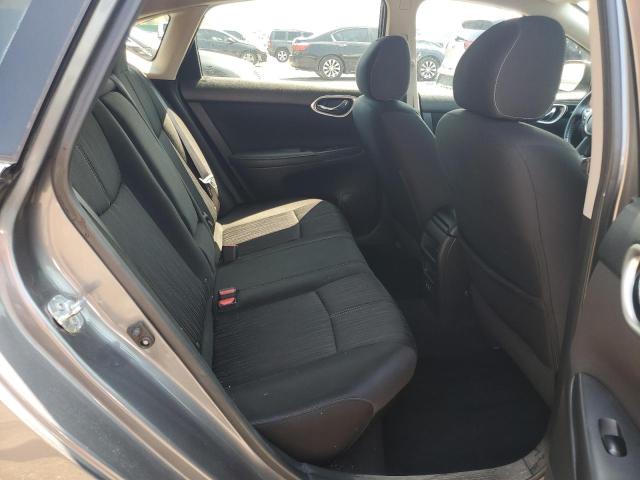 3N1AB7AP3JL625499 - 2018 NISSAN SENTRA S ნაცრისფერი ფოტო 10