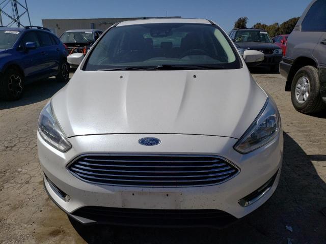 1FADP3N24HL314873 - 2017 FORD FOCUS TITANIUM WHITE photo 5