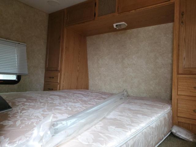 4X4TSMC217A297130 - 2007 SALM FOREST RIV WHITE photo 5