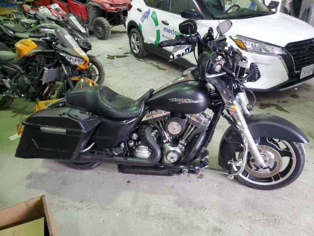 2011 HARLEY-DAVIDSON FLHX, null