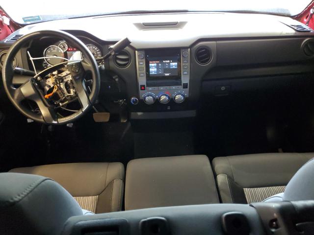 5TFUM5F14HX073040 - 2017 TOYOTA TUNDRA DOUBLE CAB SR/SR5 RED photo 8