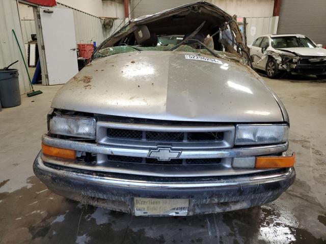 1GNCS13W4X2228991 - 1999 CHEVROLET BLAZER TAN photo 5