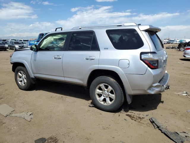 JTEBU5JR3J5493390 - 2018 TOYOTA 4RUNNER SR5/SR5 PREMIUM SILVER photo 2