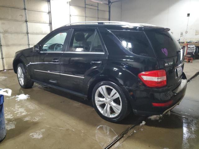 4JGBB8GB6BA708867 - 2011 MERCEDES-BENZ ML 350 4MATIC BLACK photo 3
