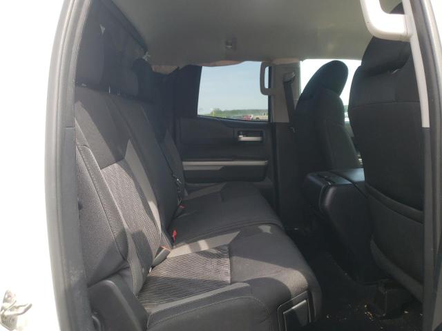 5TFUW5F13HX669184 - 2017 TOYOTA TUNDRA DOUBLE CAB SR/SR5 WHITE photo 11