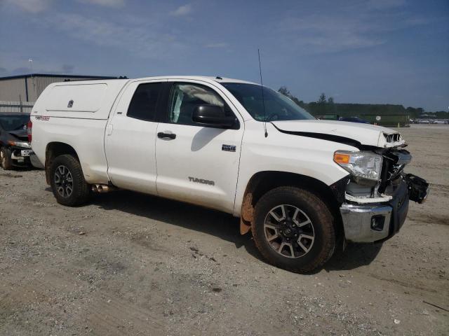 5TFUW5F13HX669184 - 2017 TOYOTA TUNDRA DOUBLE CAB SR/SR5 WHITE photo 4