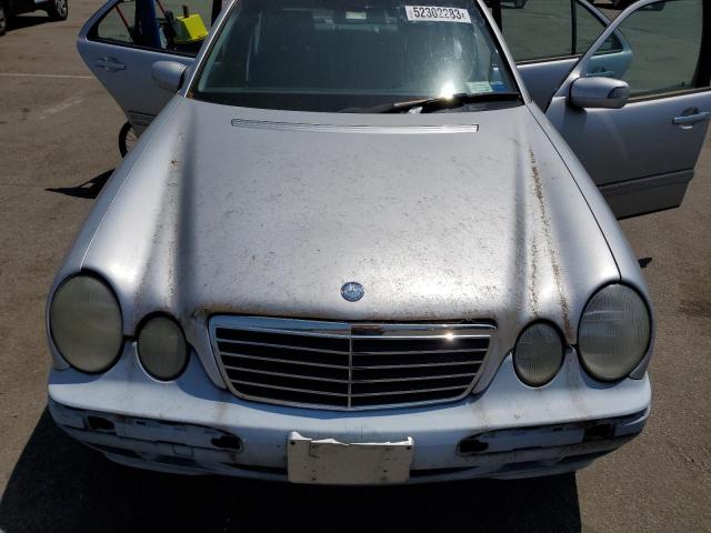 WDBJF65J72B467039 - 2002 MERCEDES-BENZ E-CLASS 320 SILVER photo 11