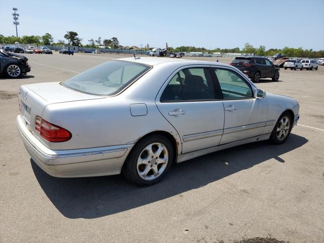 WDBJF65J72B467039 - 2002 MERCEDES-BENZ E-CLASS 320 SILVER photo 3