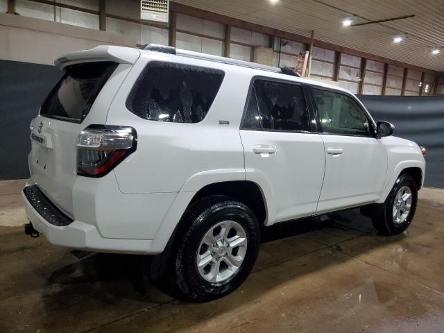 JTEEU5JR0N5252020 - 2022 TOYOTA 4RUNNER SR5 WHITE photo 3