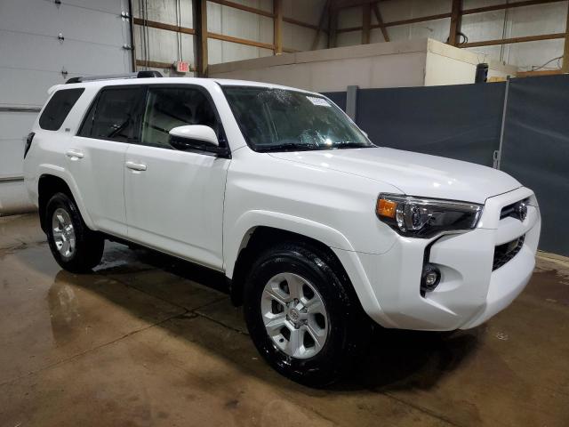 JTEEU5JR0N5252020 - 2022 TOYOTA 4RUNNER SR5 WHITE photo 4