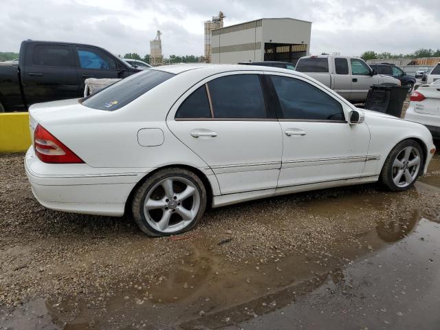 WDBRF40J14F486289 - 2004 MERCEDES-BENZ C 230K SPORT SEDAN WHITE photo 3