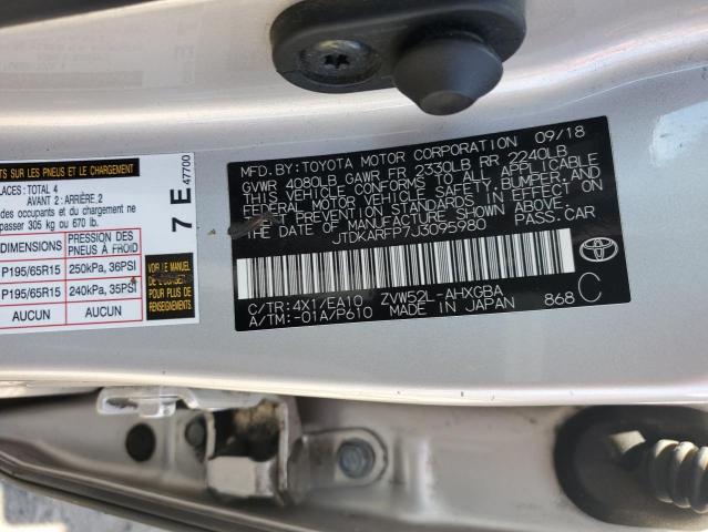 JTDKARFP7J3095980 - 2018 TOYOTA PRIUS PRIM 银色 照片 13