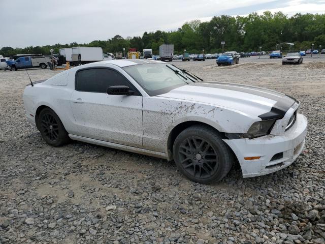 1ZVBP8AM0E5203255 - 2014 FORD MUSTANG WHITE photo 4