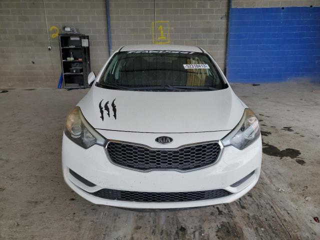 KNAFK4A60G5592783 - 2016 KIA FORTE LX WHITE photo 5