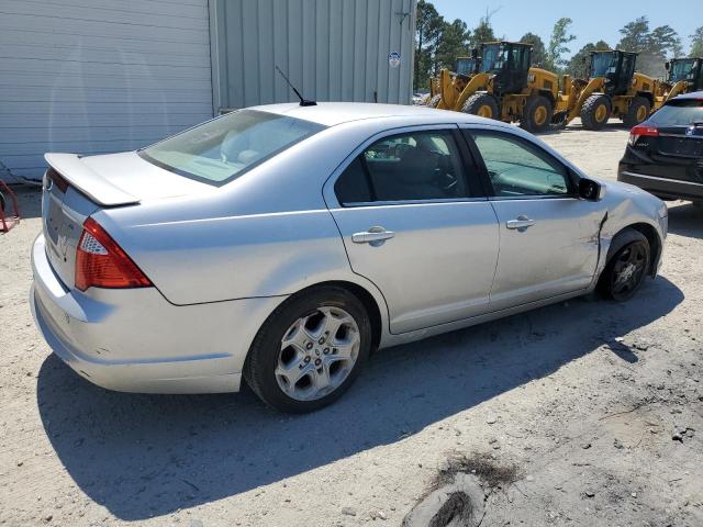 3FAHP0HA5BR152568 - 2011 FORD FUSION SE SILVER photo 3