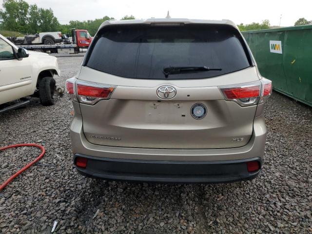 5TDKKRFH1GS125231 - 2016 TOYOTA HIGHLANDER XLE TAN photo 6