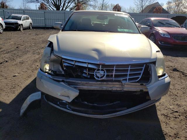 1G6KD57Y57U189823 - 2007 CADILLAC DTS TAN photo 5