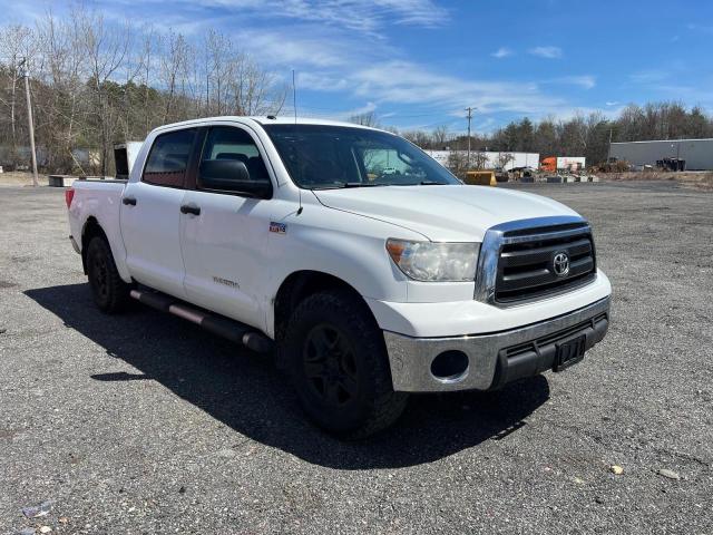 5TFDY5F14AX155215 - 2010 TOYOTA TUNDRA CREWMAX SR5 WHITE photo 1