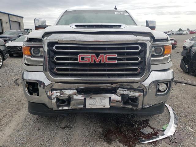 1GT12TEY6JF191811 - 2018 GMC SIERRA K2500 SLT WHITE photo 5