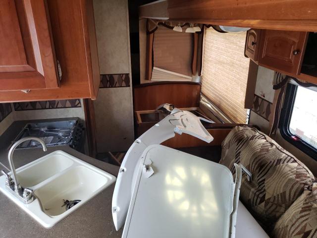 4YDF29327A2504649 - 2010 COUG TOY HAULER WHITE photo 6