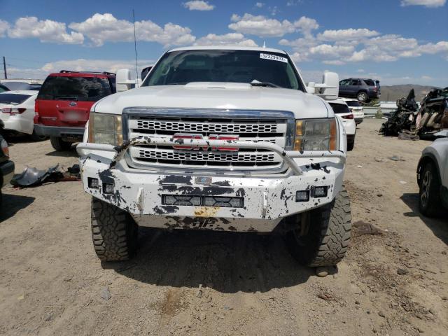 1GT121E81BF188143 - 2011 GMC SIERRA K2500 SLT WHITE photo 5