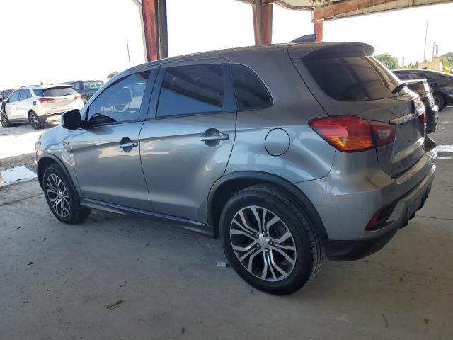 JA4AP3AUXJZ008133 - 2018 MITSUBISHI OUTLANDER ES SILVER photo 2