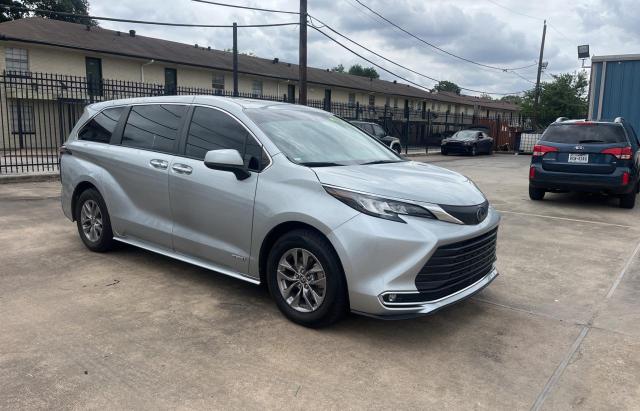 2021 TOYOTA SIENNA XLE, 