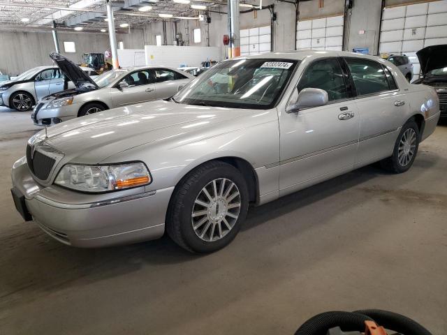 2003 LINCOLN TOWN CAR SIGNATURE, 