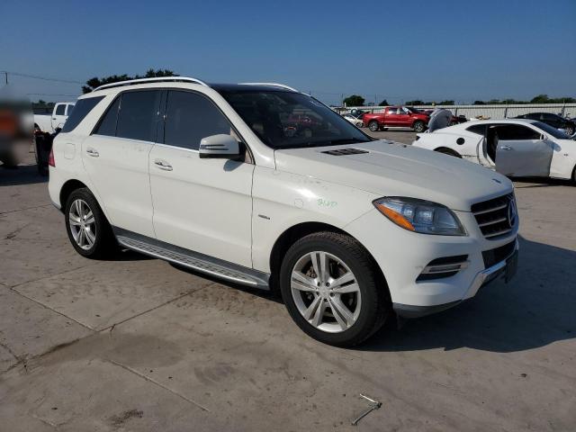 4JGDA5HBXCA048116 - 2012 MERCEDES-BENZ ML 350 4MATIC WHITE photo 4