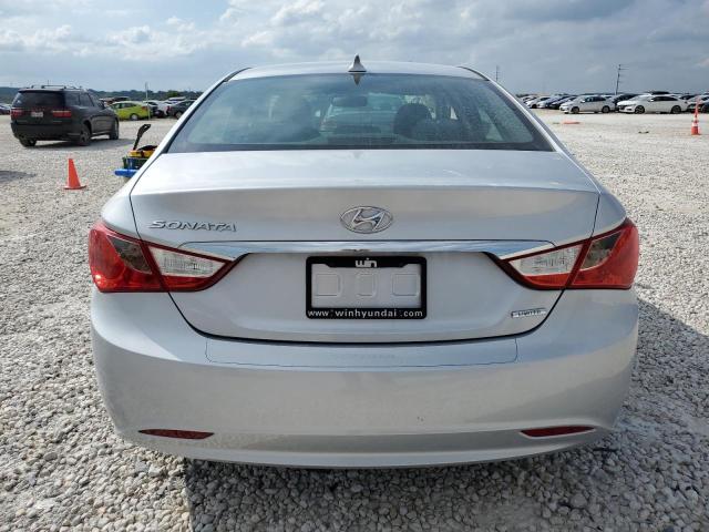 5NPEC4AC6BH242049 - 2011 HYUNDAI SONATA SE SILVER photo 6