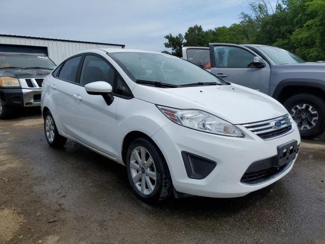 3FADP4BJ3BM167372 - 2011 FORD FIESTA SE WHITE photo 4