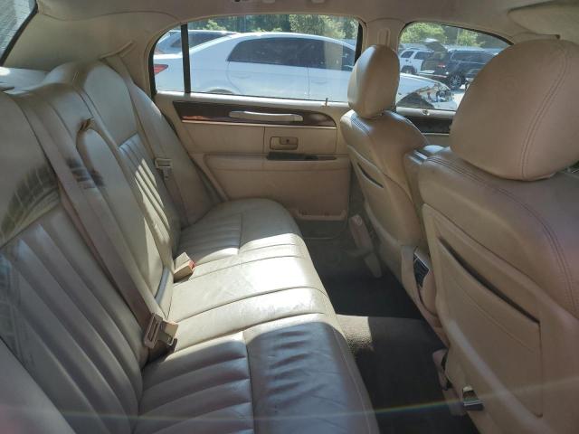1LNHM81W34Y679760 - 2004 LINCOLN TOWN CAR EXECUTIVE Weiß Foto 10