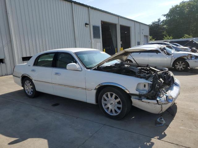 1LNHM81W34Y679760 - 2004 LINCOLN TOWN CAR EXECUTIVE Weiß Foto 4