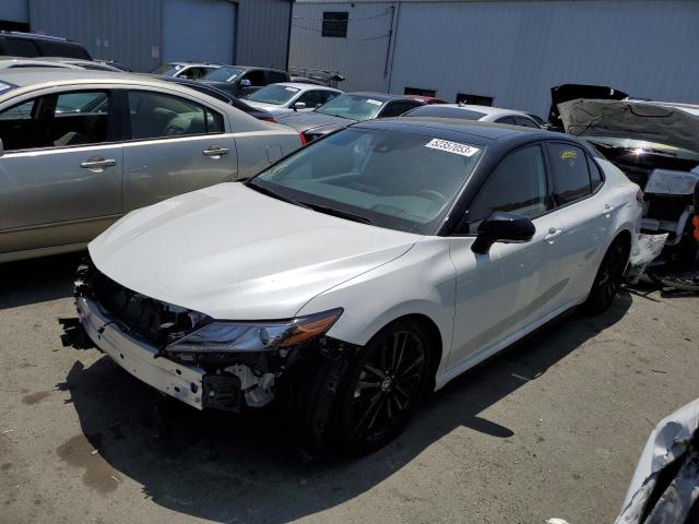 4T1KZ1AK6NU061725 - 2022 TOYOTA CAMRY TRD WHITE photo 1