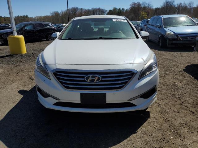 5NPE24AF2HH447373 - 2017 HYUNDAI SONATA SE WHITE photo 5